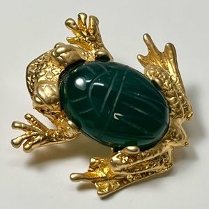Goldtone with dark green scarab frog brooch 1” (454)